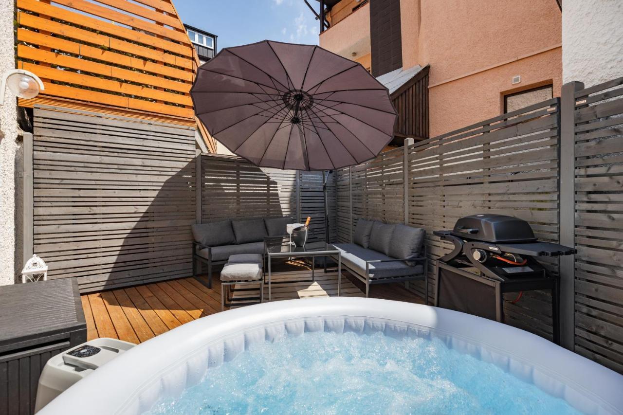 Terrace Apartment With 5 Rooms, Whirlpool And Bbq Augsburg Eksteriør bilde